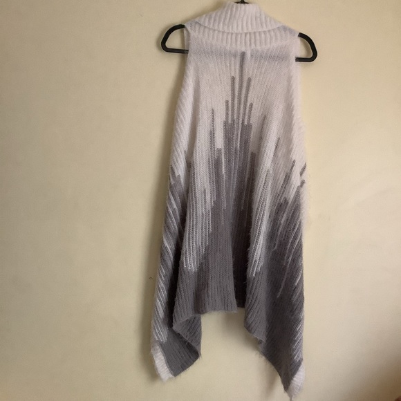 NWOT Gray Sweater Duster - Picture 2 of 9